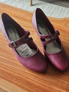 East 5th Women's Mary Jane Heels in Burgundy